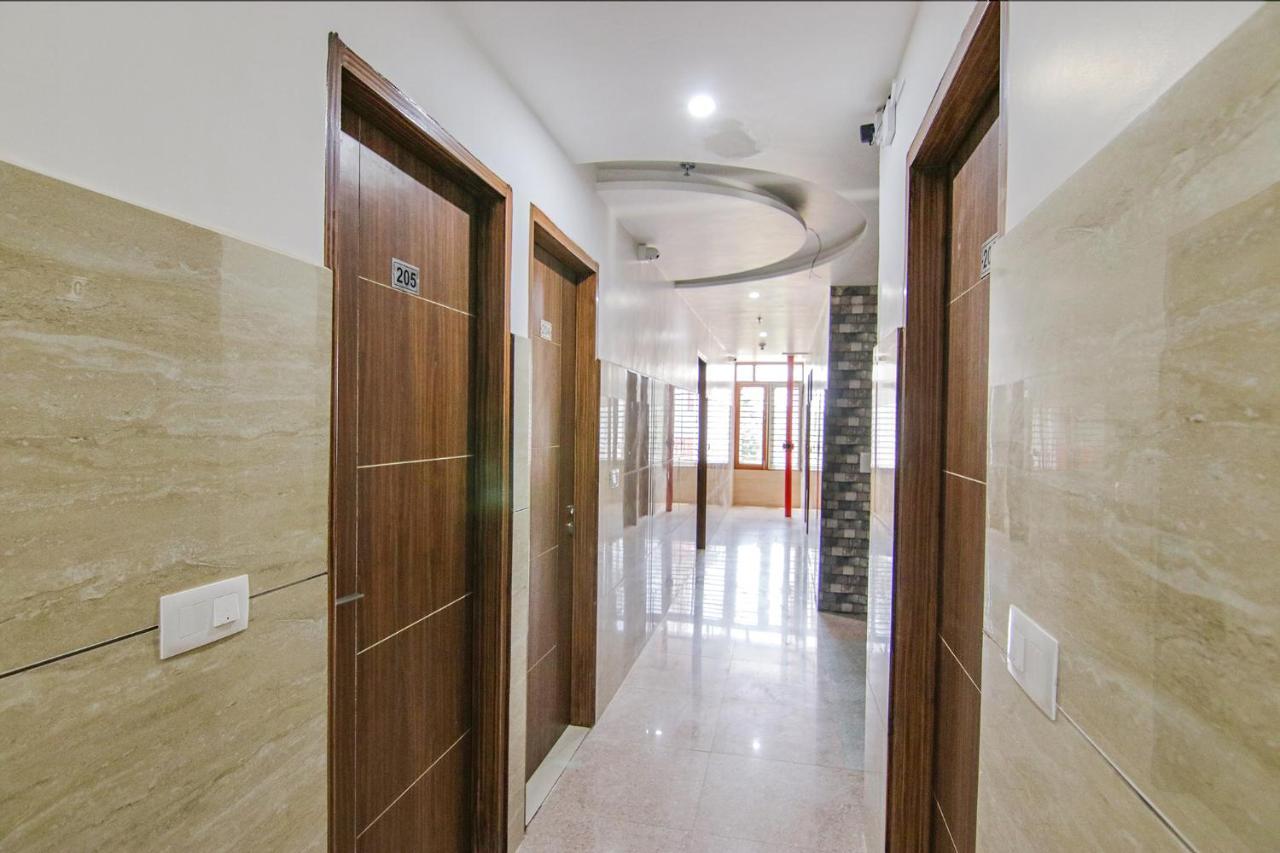 Fabhotel Meridian Inn Mohali エクステリア 写真