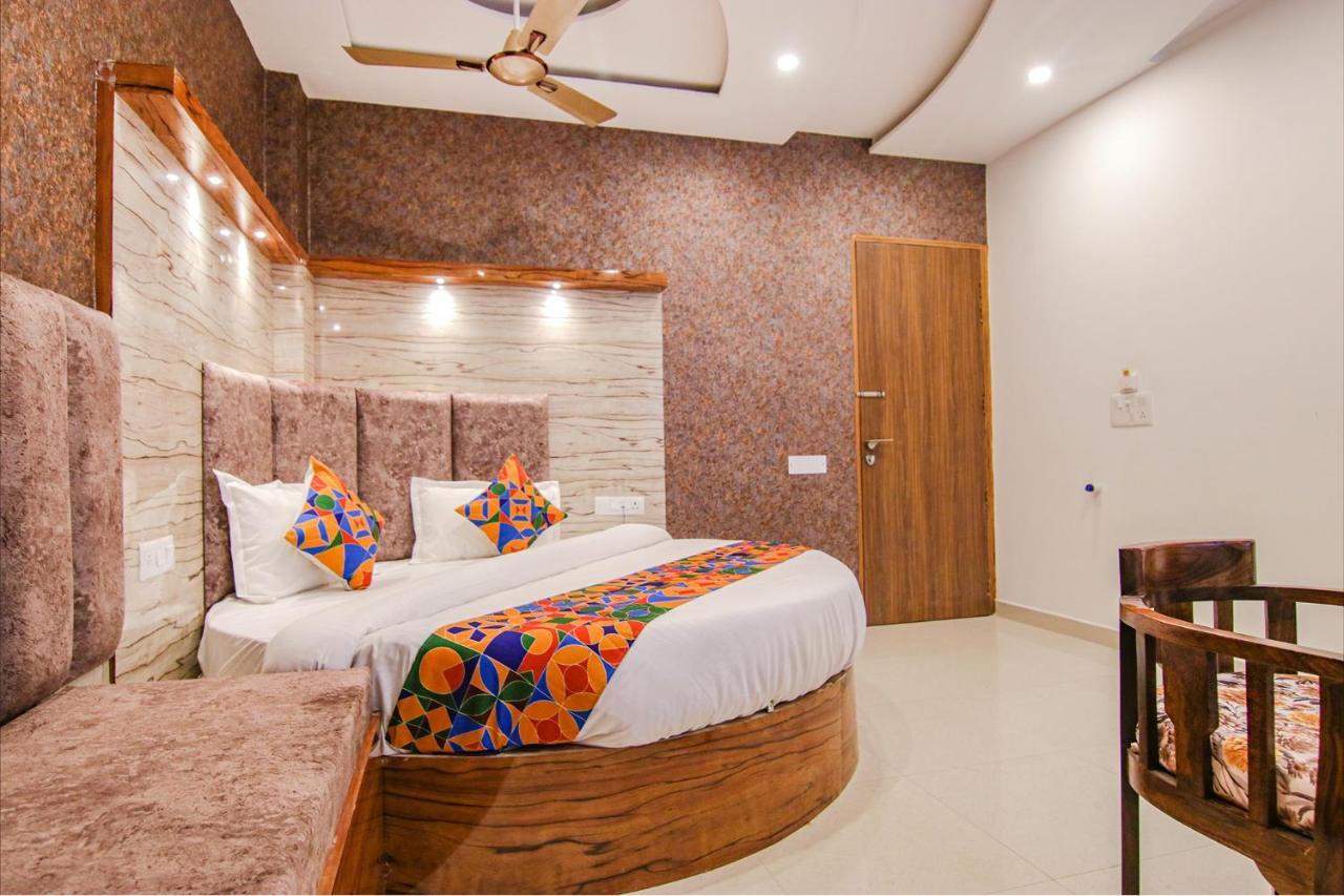 Fabhotel Meridian Inn Mohali エクステリア 写真