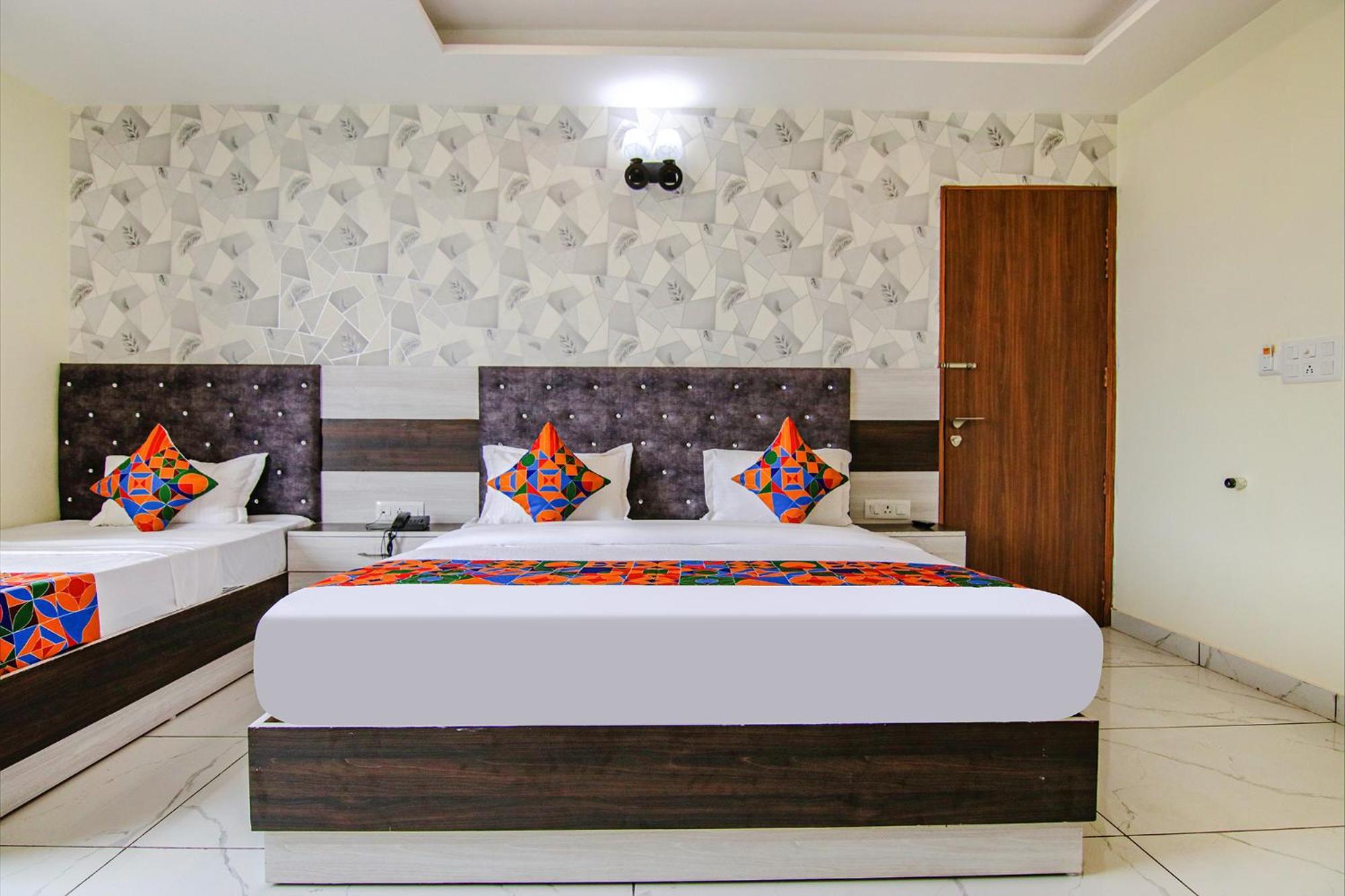 Fabhotel Meridian Inn Mohali エクステリア 写真