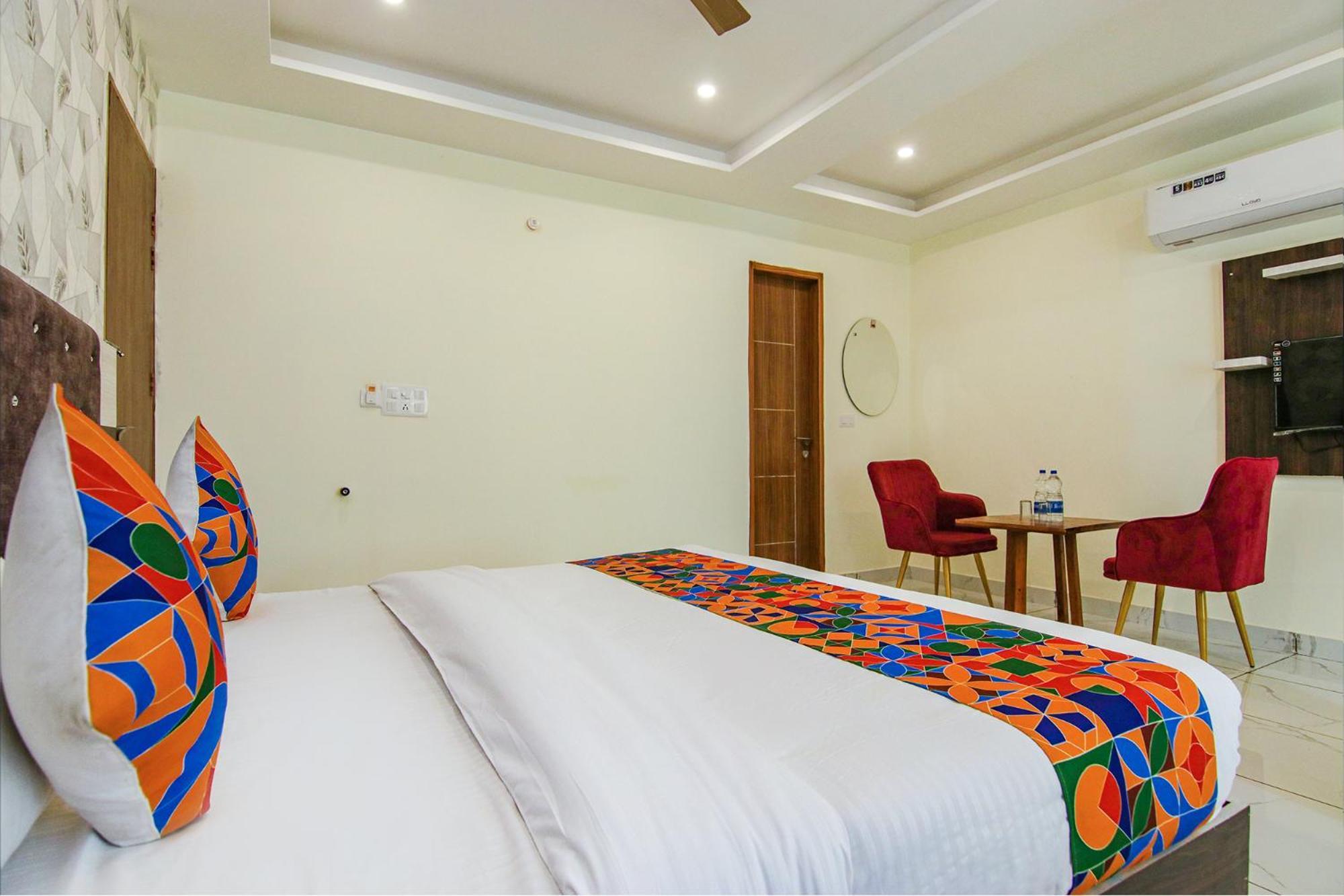 Fabhotel Meridian Inn Mohali エクステリア 写真
